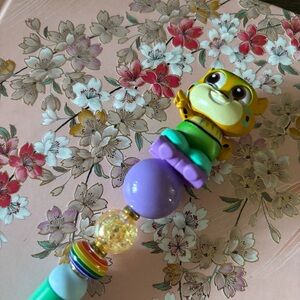 Disney Doorables: Zootopia: Officer Clawhauser roller skates handmade beaded pen